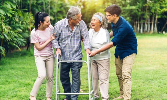 แนะนำวิธีการใช้งาน walker ช่วยเดินสำหรับผู้สูงอายุ